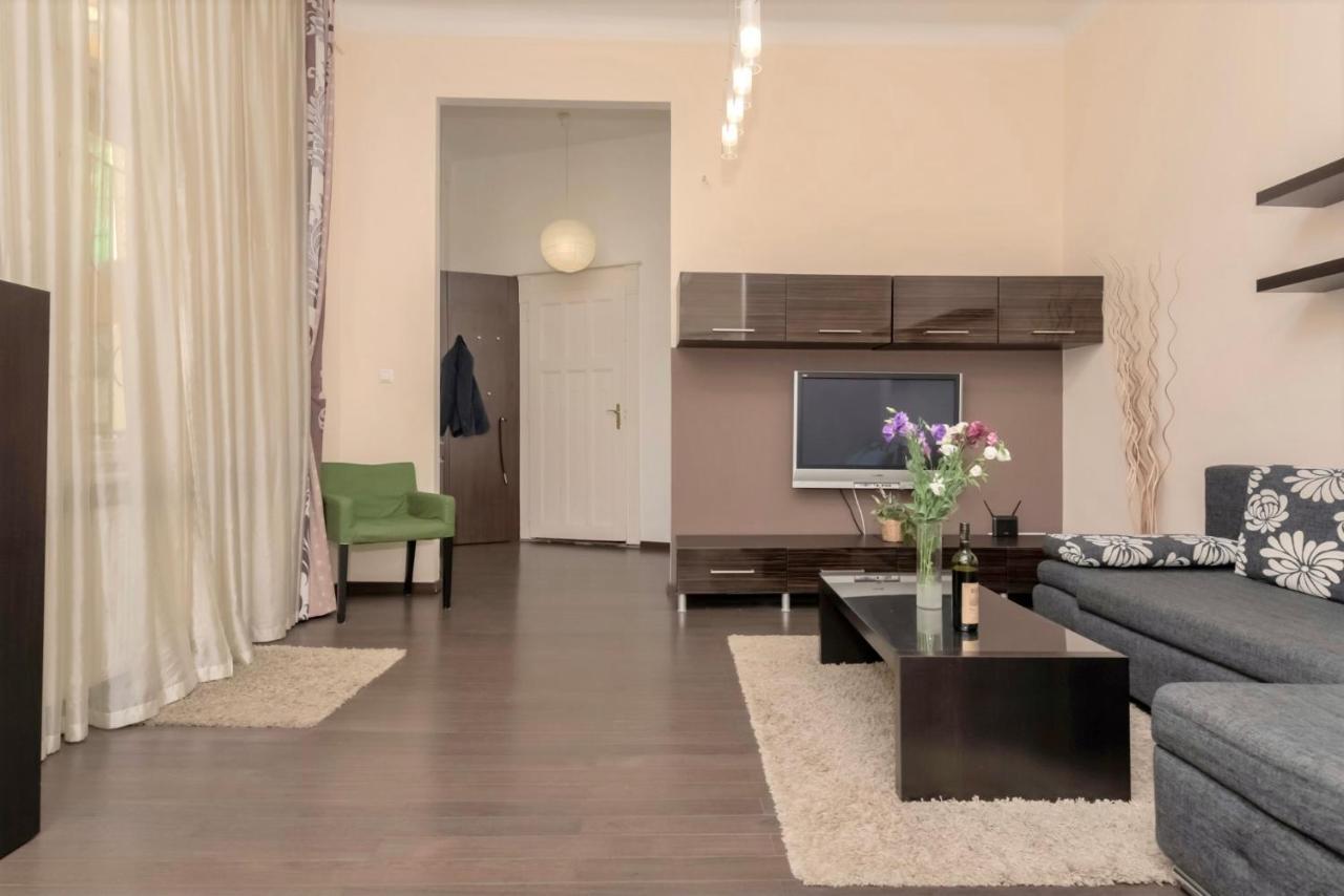 Corvina Apartment Budapest With Free Private Parking Exterior photo