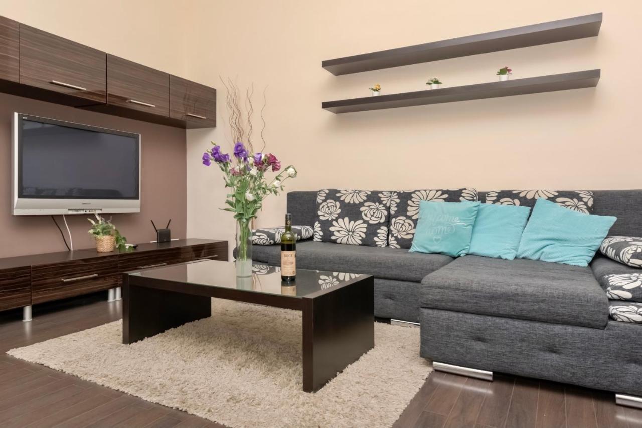 Corvina Apartment Budapest With Free Private Parking Exterior photo