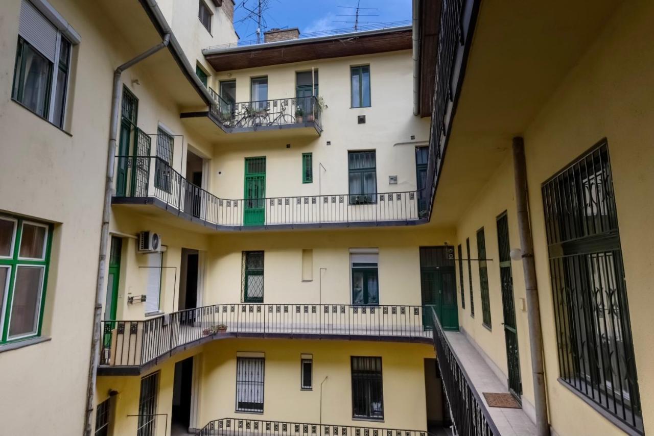 Corvina Apartment Budapest With Free Private Parking Exterior photo
